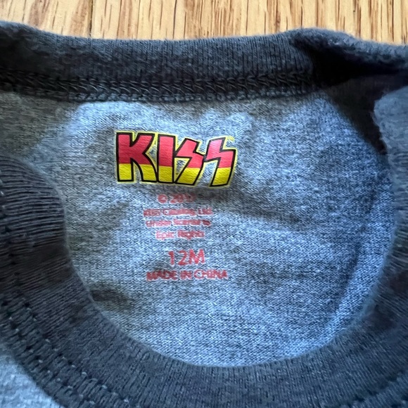 KISS Baby Onesie ~ 12m - Picture 4 of 7